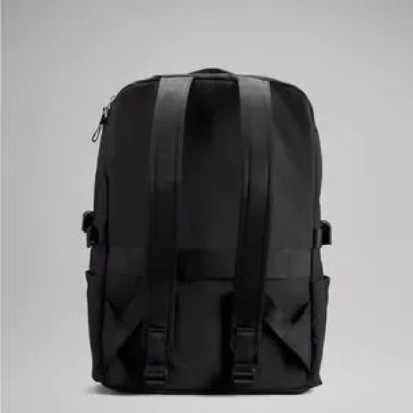 lululemon athletica Black Backpack 22L - Picture 2 of 4